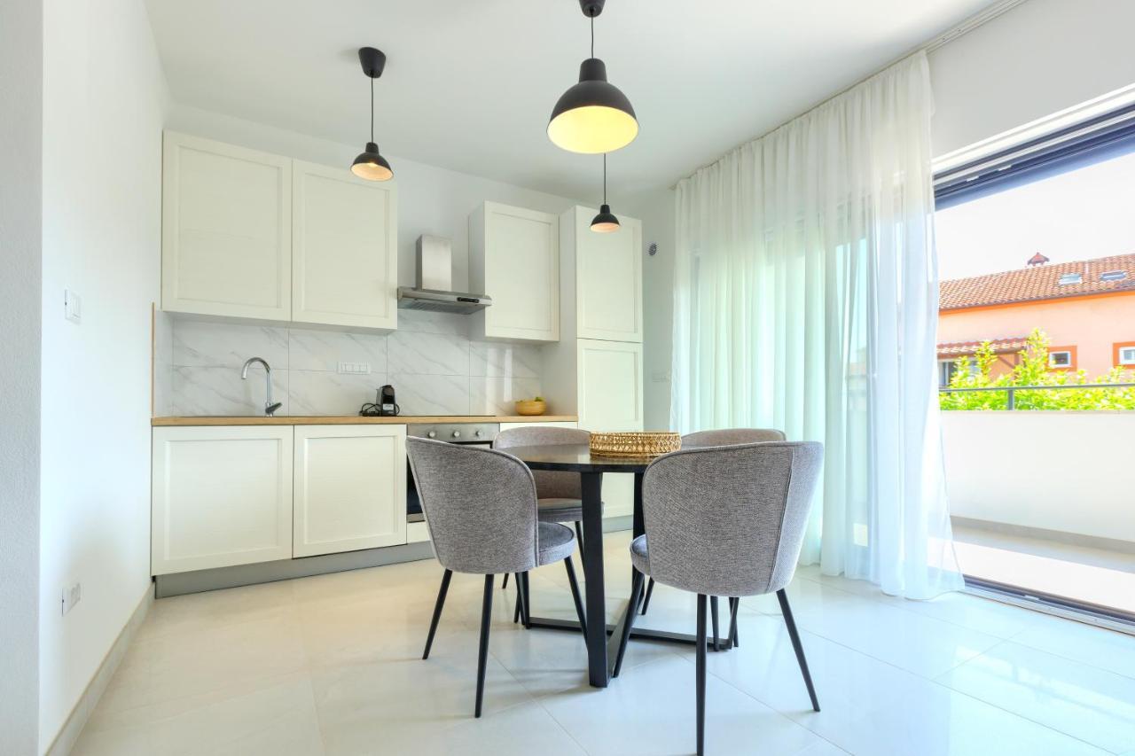 Apartments La Scogliera ロヴィニ エクステリア 写真