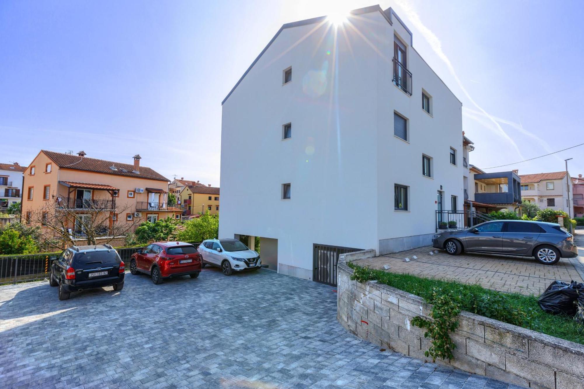 Apartments La Scogliera ロヴィニ エクステリア 写真